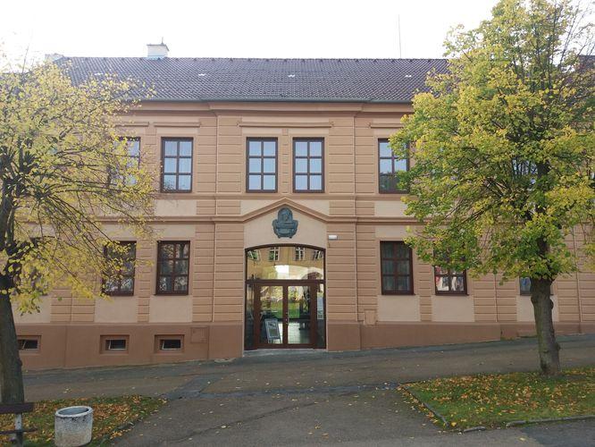 Městské muzeum a&nbsp;muzeum J. V. Sládka